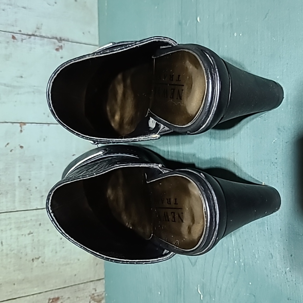 New York Transit Clogs - image 4